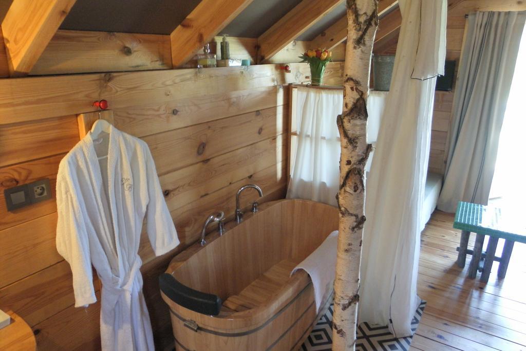 Les Volets Bleus Bed & Breakfast Arcangues Exterior photo